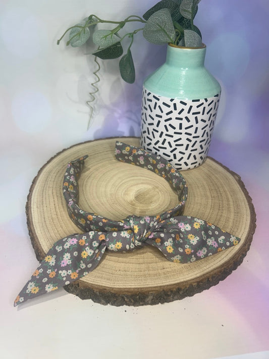 Ditsy Grey Floral Knotband