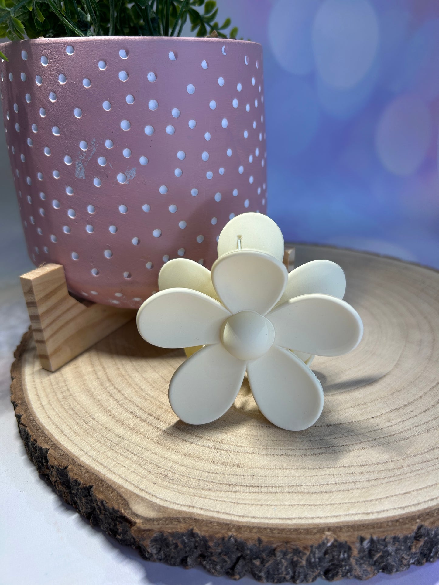 Cream Flower Claw Clip