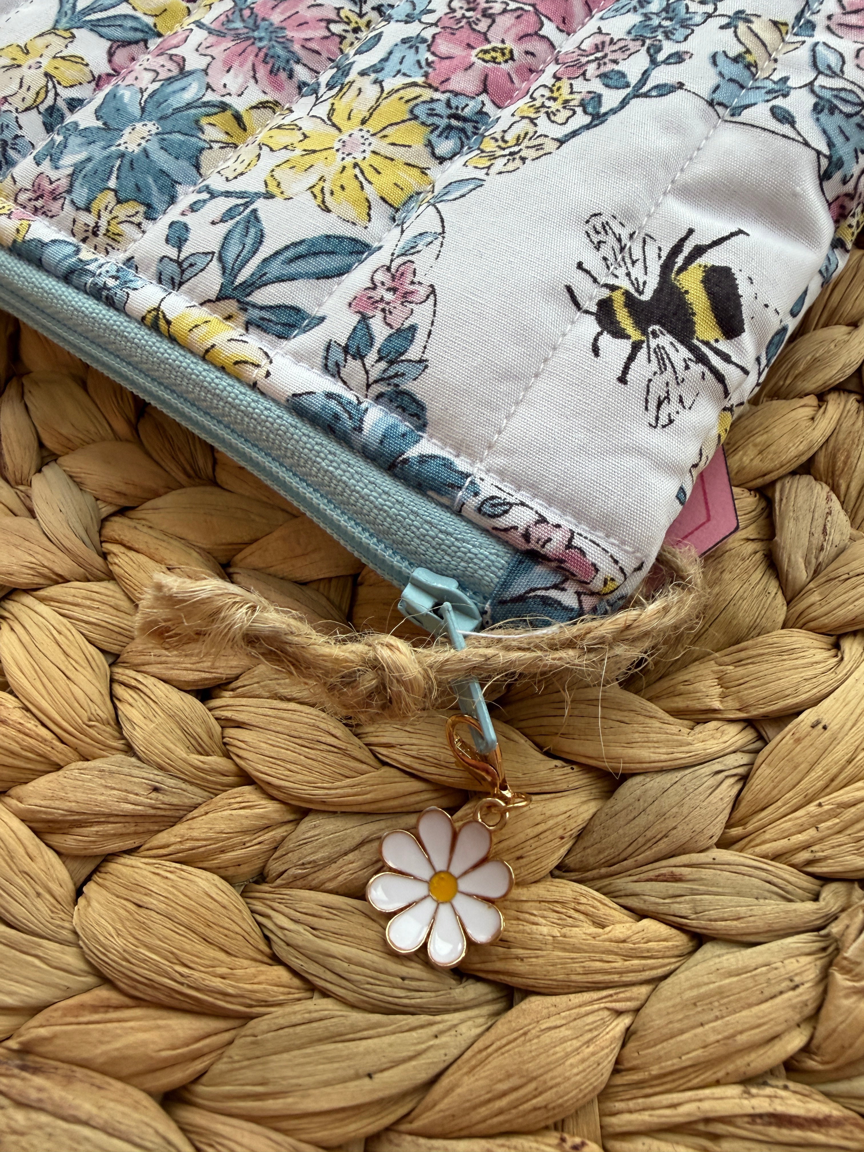 Bumble Bee Garden Everyday Zipper Pouch