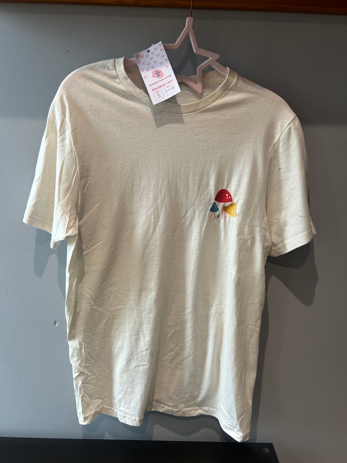 Neutral Mini Mushrooms T-shirt SIZE SMALL