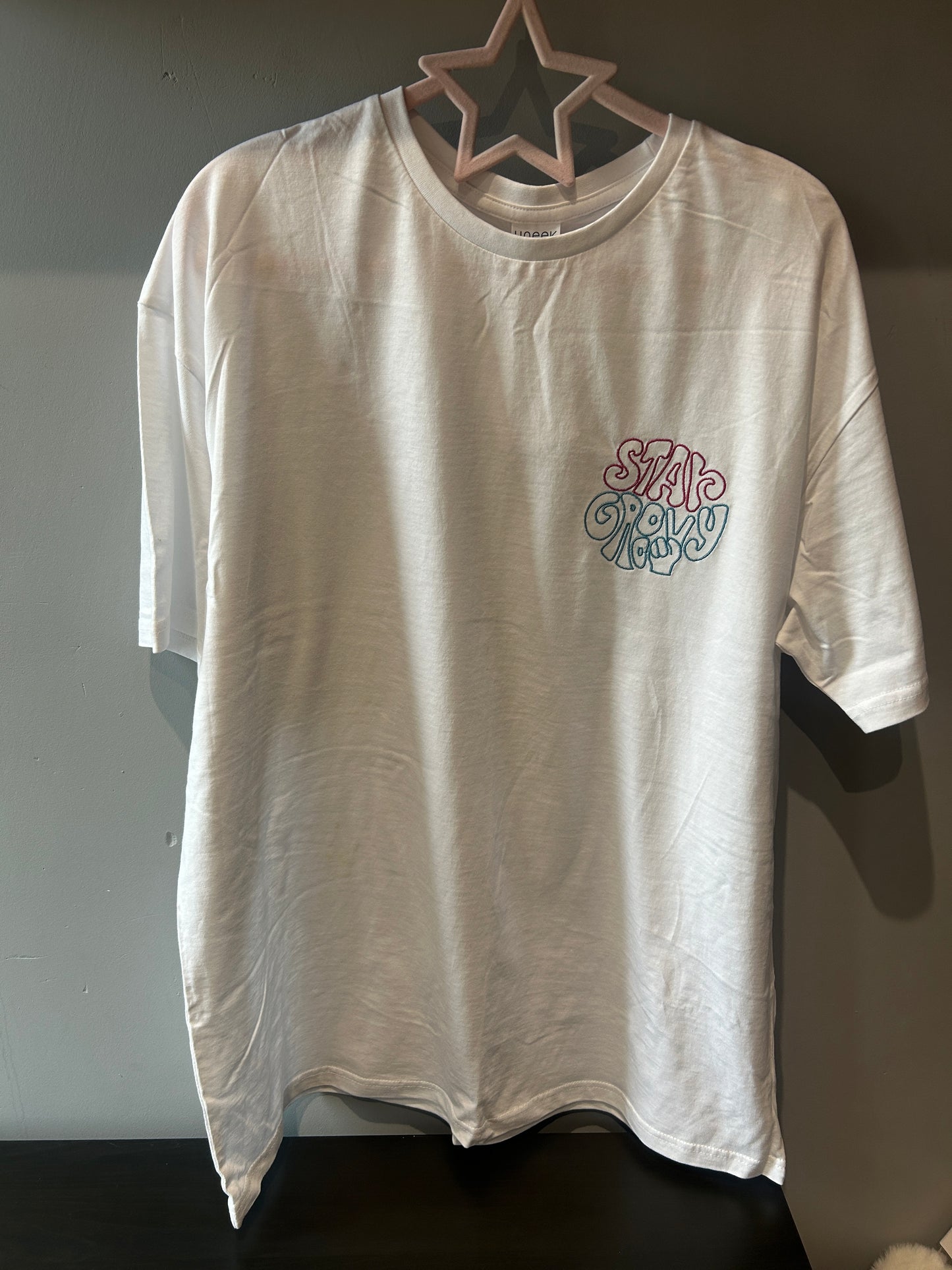 White Stay Groovy T-shirt SIZE X-LARGE