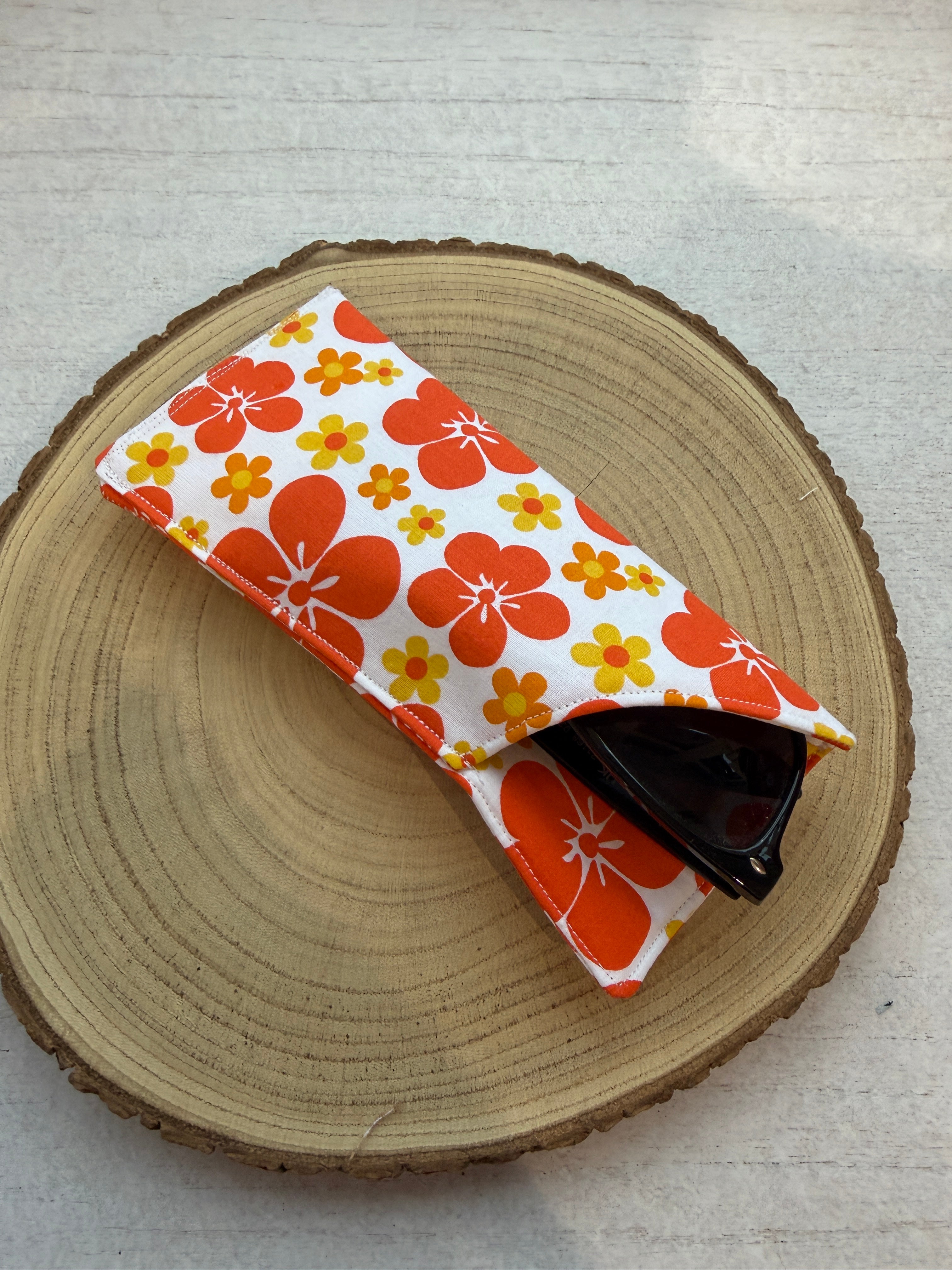 Retro Bloom Glasses Case