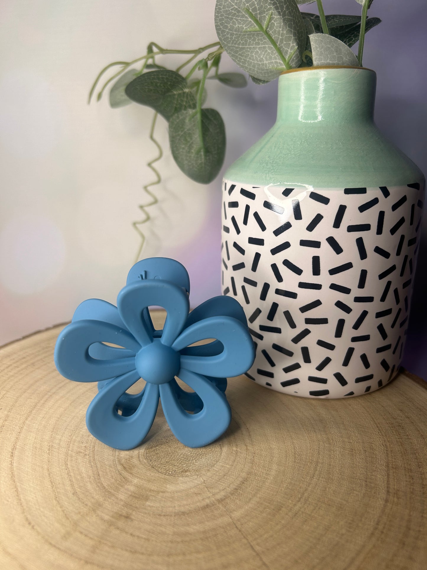 Blue Cut Out Flower Claw Clip